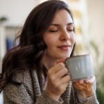 How to Heal Dry and Chapped Lips Naturally: Signs, Causes, and Effective Home Remedies